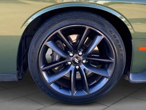 Used 2019 Dodge Challenger R/T w/ Plus Package image 9