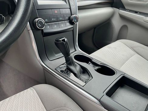 Used 2015 Toyota Camry LE FWD image 17