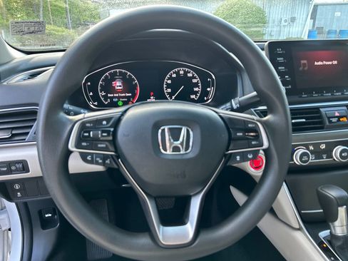 Used 2018 Honda Accord LX image 22