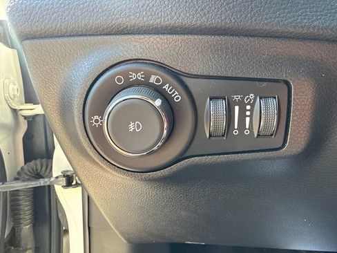 Used 2019 Jeep Compass Trailhawk w/ Leather Interior Group AWD/4WD image 17