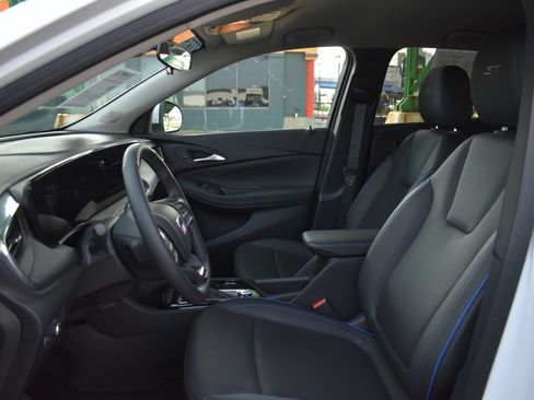 Used 2026 Buick Encore GX Sport Touring w/ Comfort Package AWD/4WD image 16