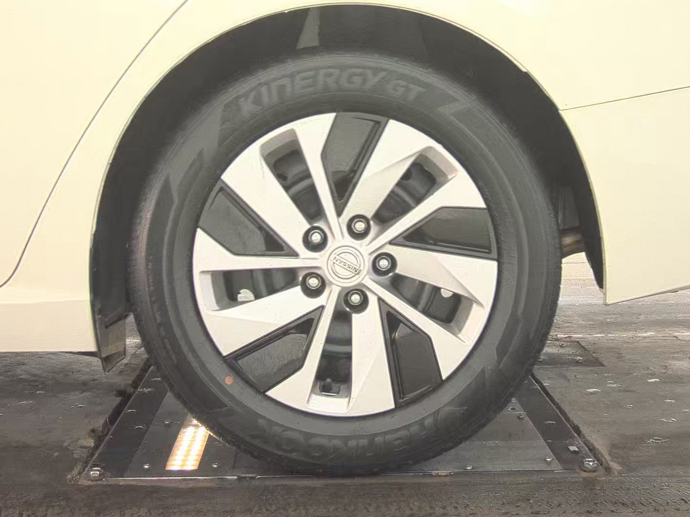 Used 2022 Nissan Altima 2.5 S FWD image 12