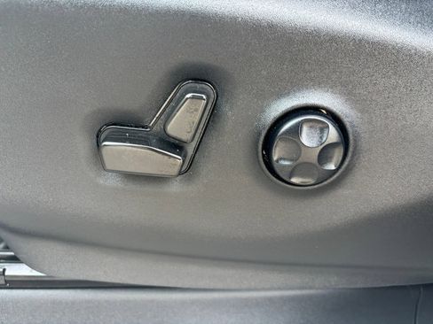 Used 2022 Chrysler Pacifica Touring-L AWD/4WD image 14