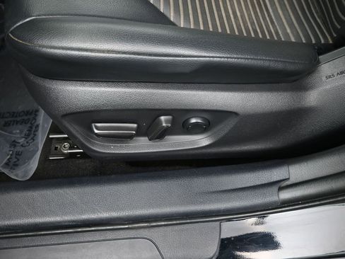 Used 2021 Toyota Camry SE image 16