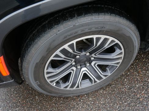 Used 2022 Jeep Wagoneer Series III w/ Rear Seat Video Group 1 image 16