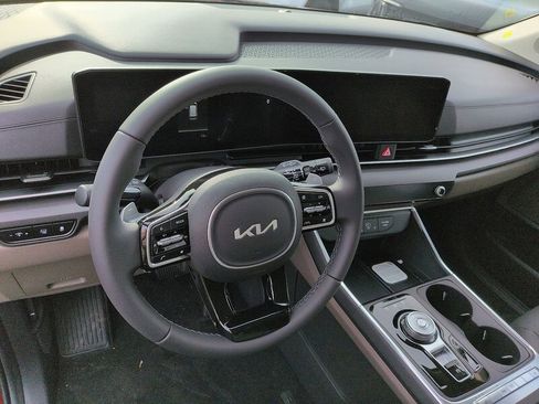 New 2026 Kia Carnival EX FWD image 9