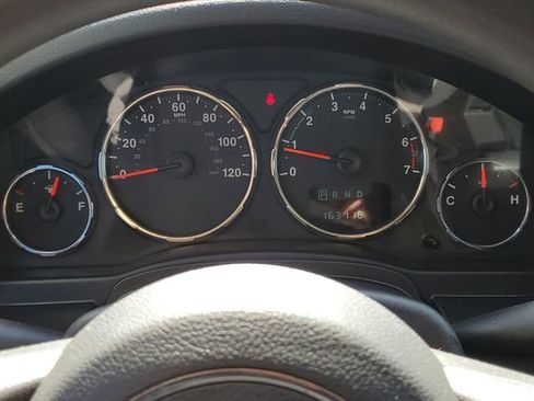 Used 2012 Jeep Liberty Sport AWD/4WD image 11