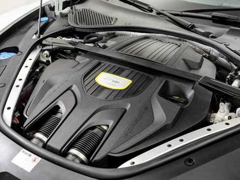 Used 2019 Porsche Panamera 4 AWD/4WD image 30