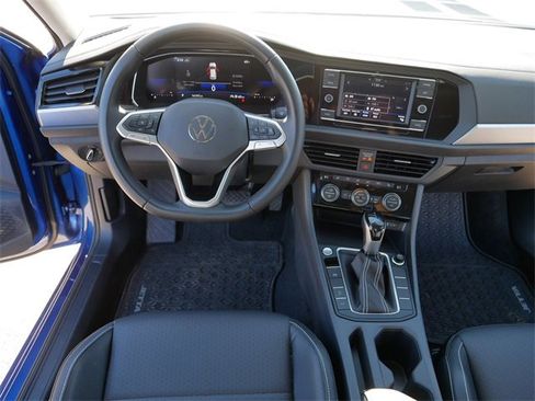 Certified 2024 Volkswagen Jetta SE image 20