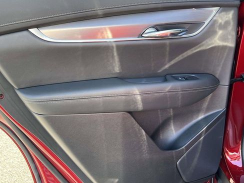 Used 2024 Cadillac XT6 Luxury image 11