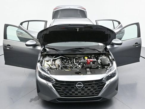 Used 2024 Nissan Sentra S FWD image 41