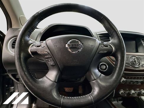 Used 2019 Nissan Pathfinder Platinum AWD/4WD image 11