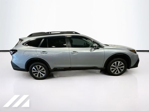 Used 2022 Subaru Outback Premium AWD/4WD image 4