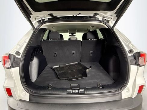 Certified 2022 Ford Escape SE w/ SE Sport Appearance Package image 25