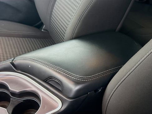 Used 2022 Dodge Challenger SXT w/ Blacktop Package image 18