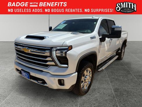 Used 2024 Chevrolet Silverado 2500 High Country w/ Technology Package AWD/4WD image 7