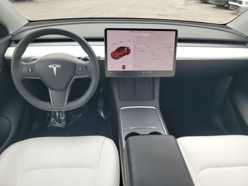 Used 2021 Tesla Model Y Long Range image 20