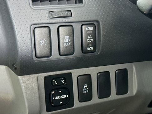 Used 2014 Toyota Tacoma PreRunner image 10