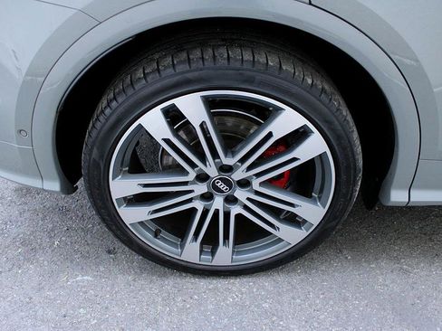 Used 2019 Audi SQ5 Prestige w/ Prestige Package image 21