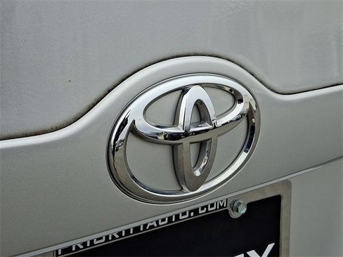 Used 2013 Toyota Camry LE image 27