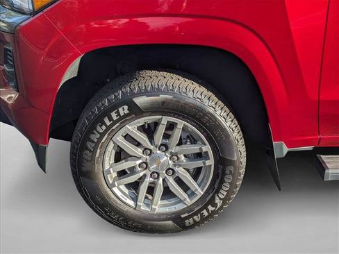 Used 2024 Chevrolet Colorado LT w/ LT Convenience Package image 25