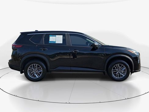 Used 2025 Nissan Rogue S FWD image 3