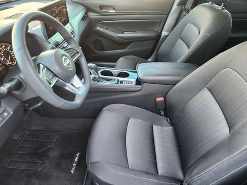 Certified 2024 Nissan Altima 2.5 SV w/ SV Premium Package image 10