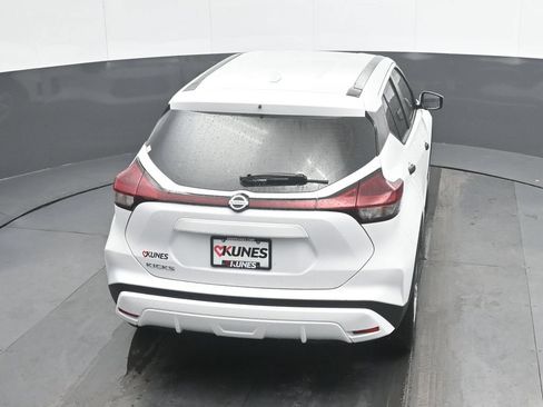 Used 2021 Nissan Kicks S FWD image 30