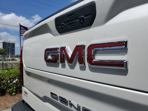 Used 2022 GMC Sierra 1500 Denali w/ Denali Premium Package AWD/4WD image 6