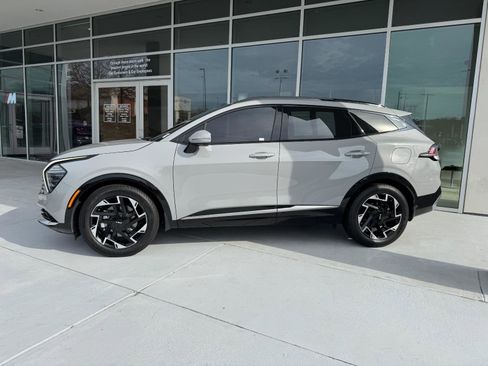 Used 2024 Kia Sportage SX image 3