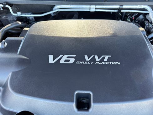 Used 2018 Chevrolet Colorado LT image 22