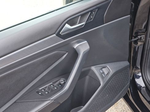 Used 2024 Volkswagen Jetta SE image 12