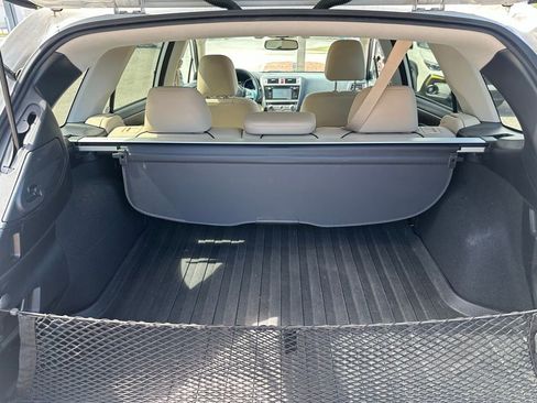 Used 2016 Subaru Outback 2.5i Limited image 7