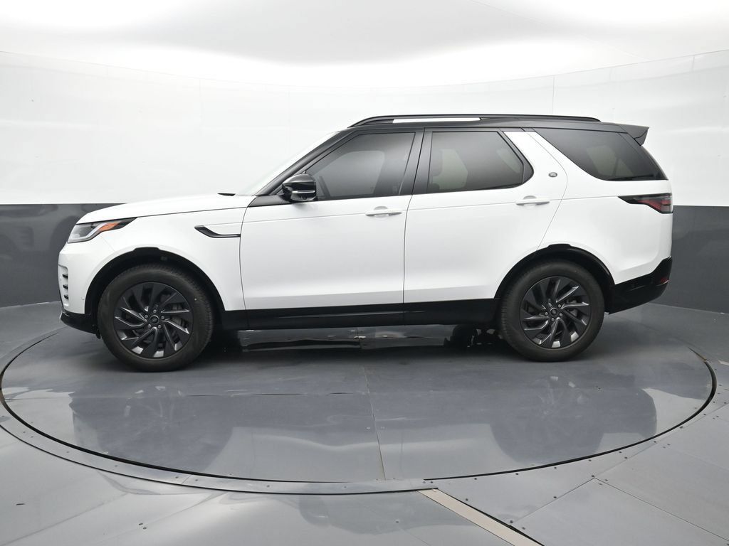 Used 2024 Land Rover Discovery Dynamic SE AWD/4WD image 2