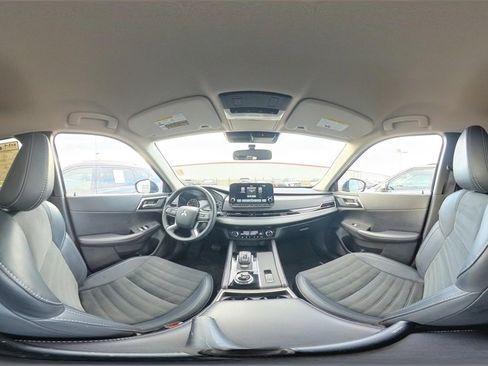 Used 2024 Mitsubishi Outlander SE Black Edition image 36