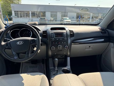 Used 2013 Kia Sorento LX w/ Convenience Pkg AWD/4WD image 13