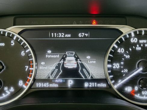 Used 2025 Nissan Pathfinder S AWD/4WD image 15