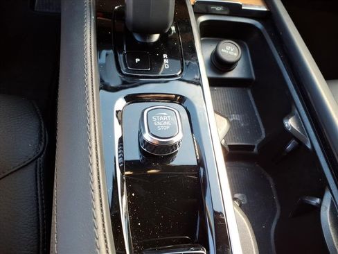 Used 2025 Volvo XC90 T8 Plus w/ Protection Package Premier image 25