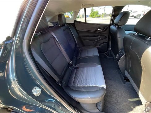 Used 2025 Chevrolet Trax LT w/ Sunroof Package FWD image 24