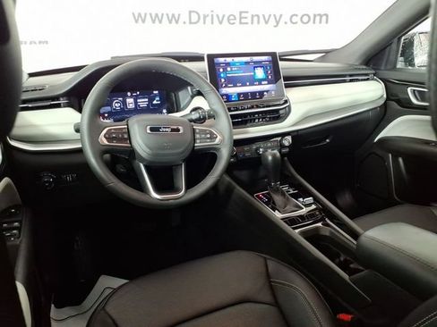 Used 2025 Jeep Compass Limited w/ Elite Group AWD/4WD image 10