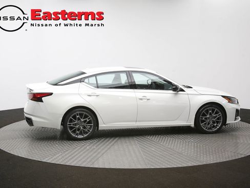 Used 2024 Nissan Altima 2.0 SR FWD image 42