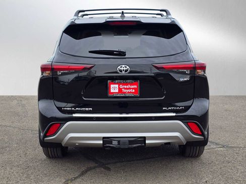 New 2026 Toyota Highlander Platinum image 5