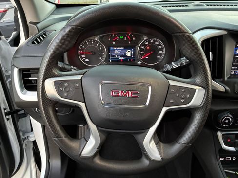Used 2024 GMC Terrain SLE image 27