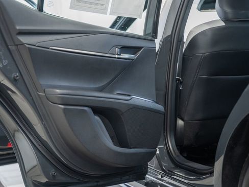 Used 2025 Toyota Camry SE image 33