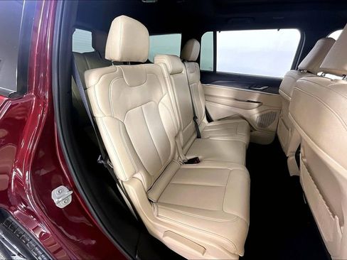 Used 2025 Jeep Grand Cherokee L Limited w/ Luxury Tech Group II AWD/4WD image 27