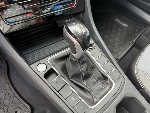 New 2026 Volkswagen Jetta SE image 21