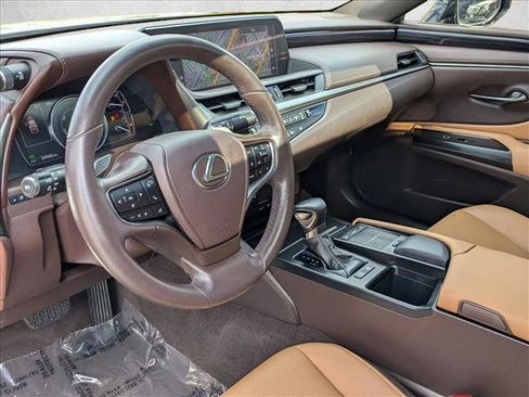 Used 2021 Lexus ES 300h w/ Premium Package image 11