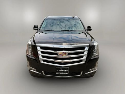 Used 2017 Cadillac Escalade ESV Premium Luxury RWD image 4