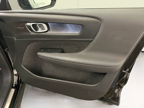 Used 2023 Volvo C40 P8 Recharge Ultimate w/ Protection Package Premier image 35