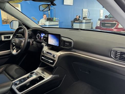 Used 2023 Ford Explorer XLT w/ Equipment Group 202A image 22